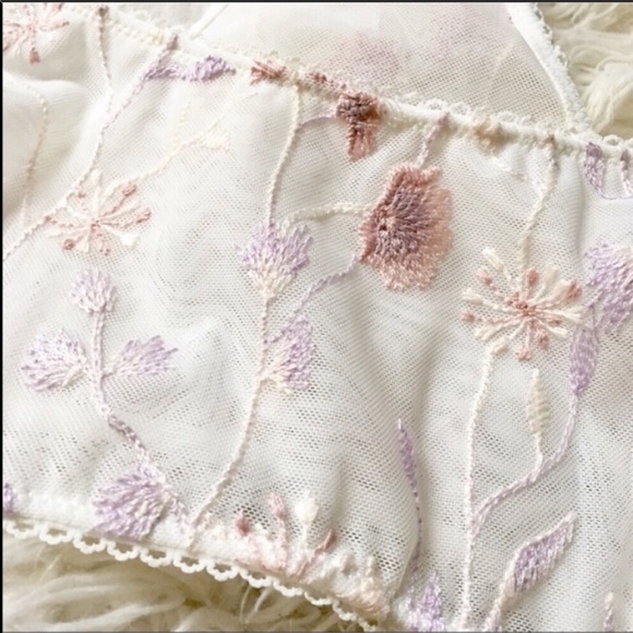 NEW FREE PEOPLE So Into You Embroidered Bralette M - Picture 6 of 7